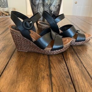 NWT. Sofft Cassidy Wedge Sandal